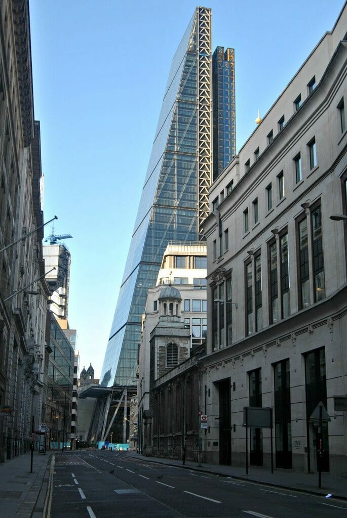 The 10 Most Spectacular Buildings in London 6 cheesegrater building london photo