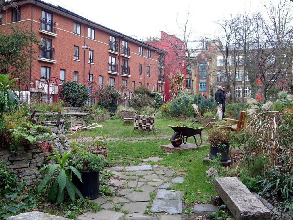 The 20 Best London Parks and Green Spaces 7 20-best-parks-london-phoenix-garden