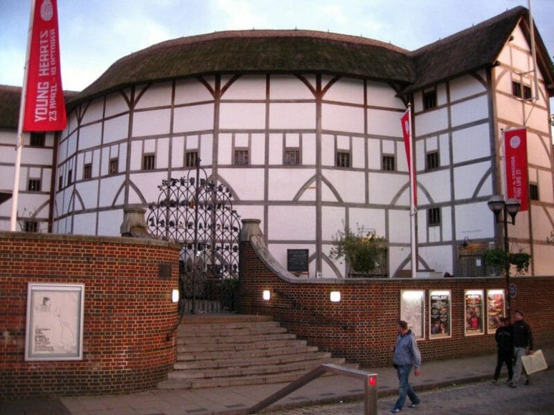 Globe Theatre by brownpau Globe Theatre photo