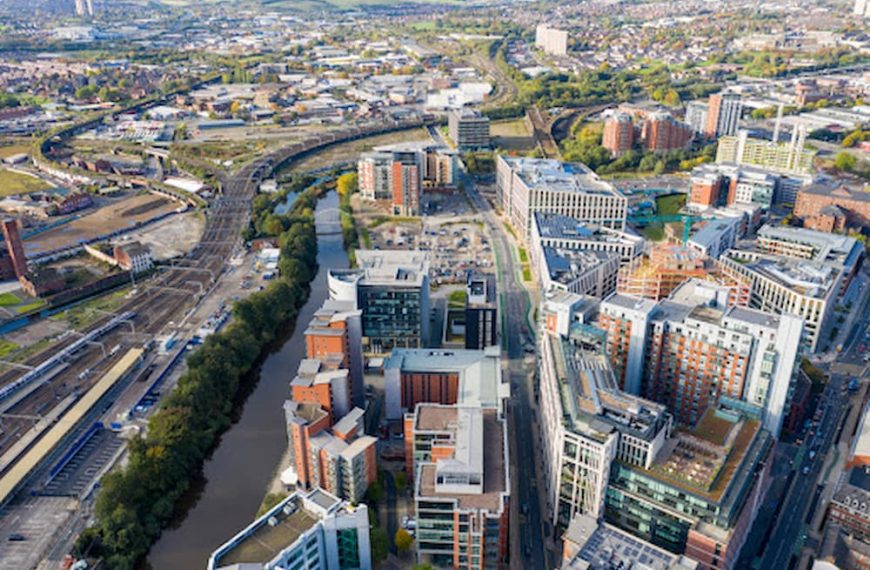 Aerial-view-of-Leeds-Town-Center
