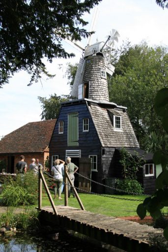 The Best & Prettiest Villages In Surrey, England 4 The Best & Prettiest Villages In Surrey, England 3