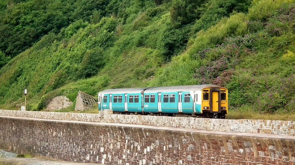 English rail journeys:Exeter-to-Teignmouth
