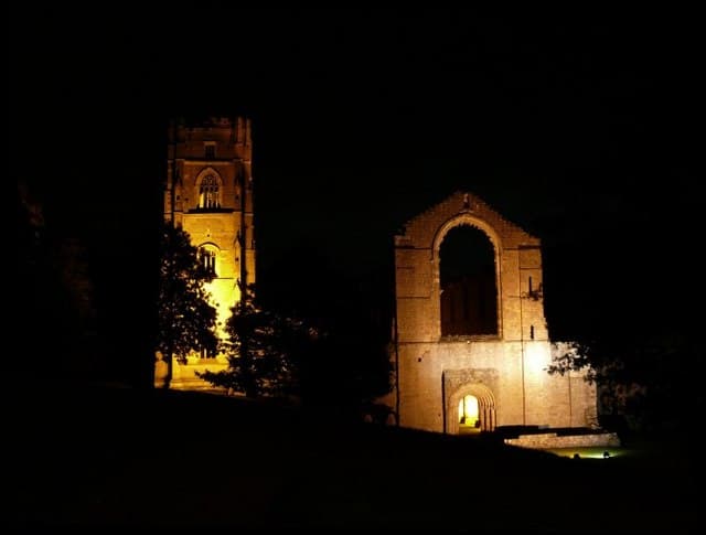 Fountains Abbey, Yorkshire: One Of Europe’s Best Preserved Medieval Monasteries 6 Fountains Abbey, Yorkshire: One Of Europe’s Best Preserved Medieval Monasteries 3