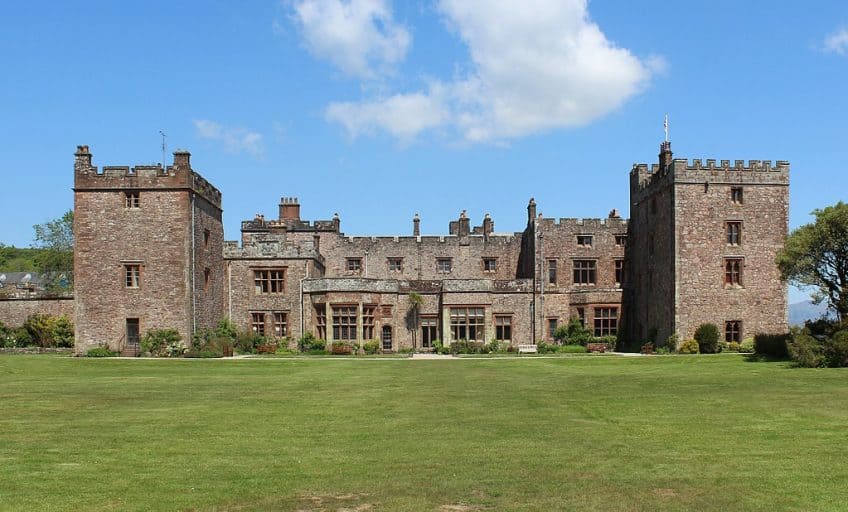 Haunted Castles In England: 5 Spooky English Castles 5 Haunted Castles In England: 5 Spooky English Castles 4