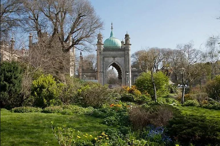 A Day in Brighton - 7 Things to Do on a Brighton Day Trip 4 Royal Pavilion Gardens in Brighton, UK