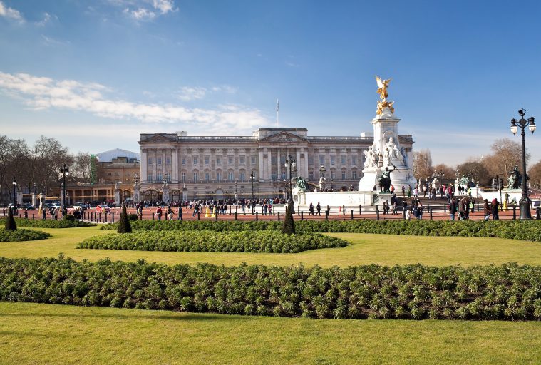 Buckingham Palace | The Queen's Official London Residence 6 buckingham Palace