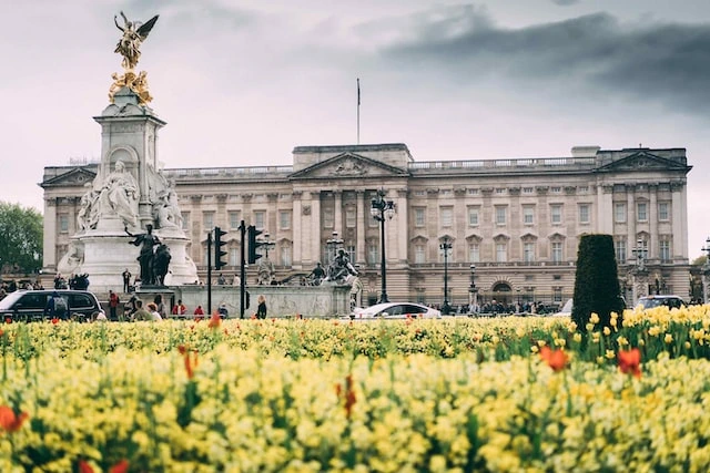 Weather in London in November 2 Buckingham Palace, London