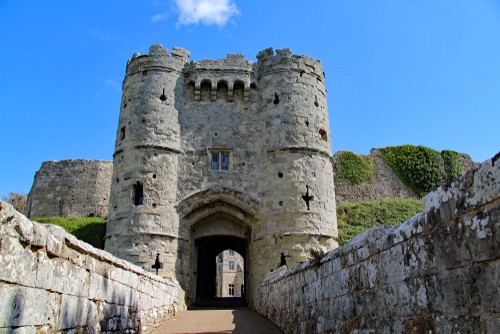 Carisbrooke Castle | Magnificent Fortress On The Isle Of Wight, England 4 Carisbrooke Castle | Magnificent Fortress On The Isle Of Wight, England 3