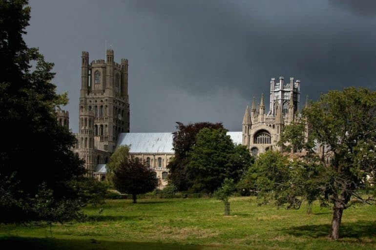 English Cathedral Cities | Lincoln, Wells, Canterbury & More 10 English Cathedral Cities | Lincoln, Wells, Canterbury & More 6