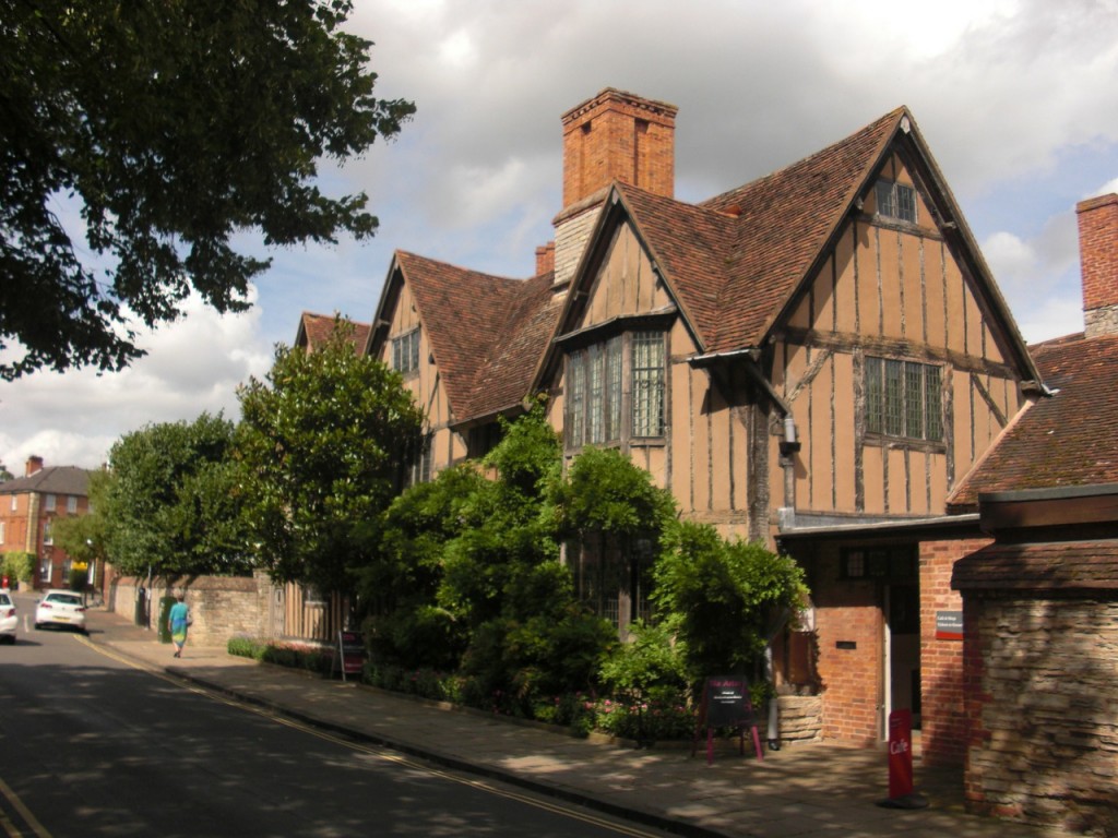 9 Great Places To Visit Near London 5 stratford upon avon