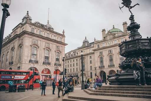 12 Most Popular Streets in London – And What to See in Each 3 Piccadilly Circus, London, UK