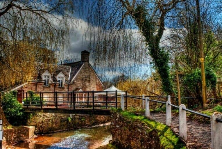 English Villages | What Makes The Perfect Village In England (With Examples) 15 english country pubs