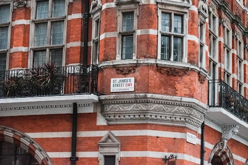 12 Most Popular Streets in London – And What to See in Each 7 St. James’s Street, London, United Kingdom