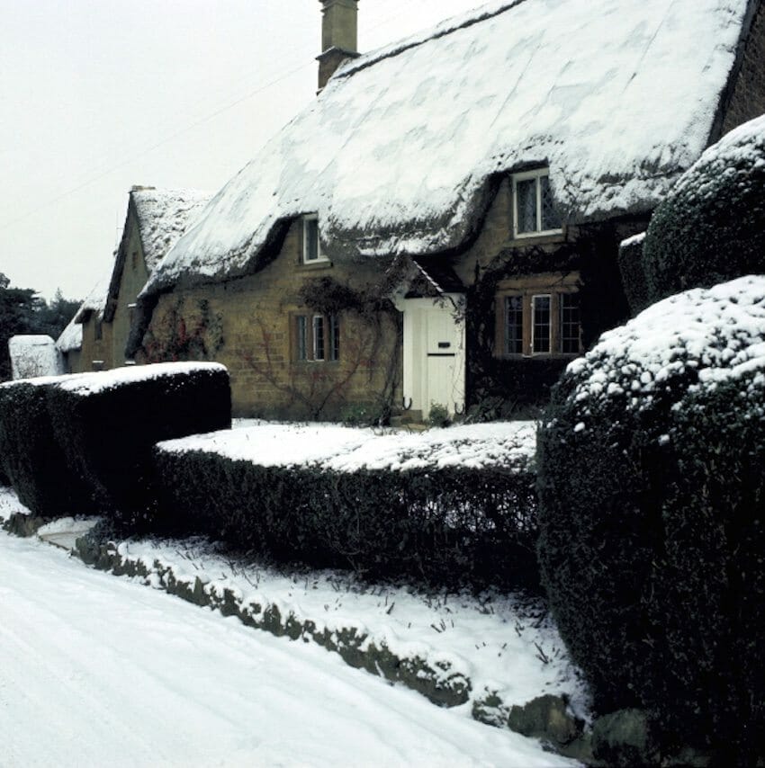 20 Gorgeous English Thatched Cottages 7 thatched-cottages-great-tew-oxford