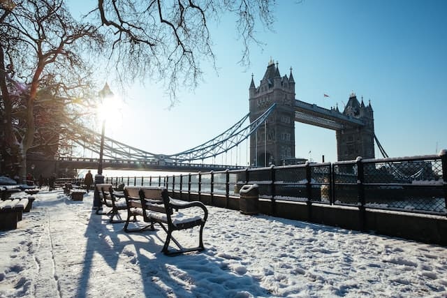 Does it Snow in London? When Does it Snow and What to Do? 3