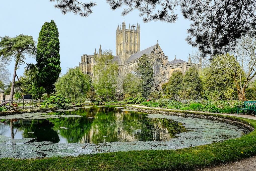 English Cathedrals: The 20 Best Cathedrals In England 17 wells-cathedral