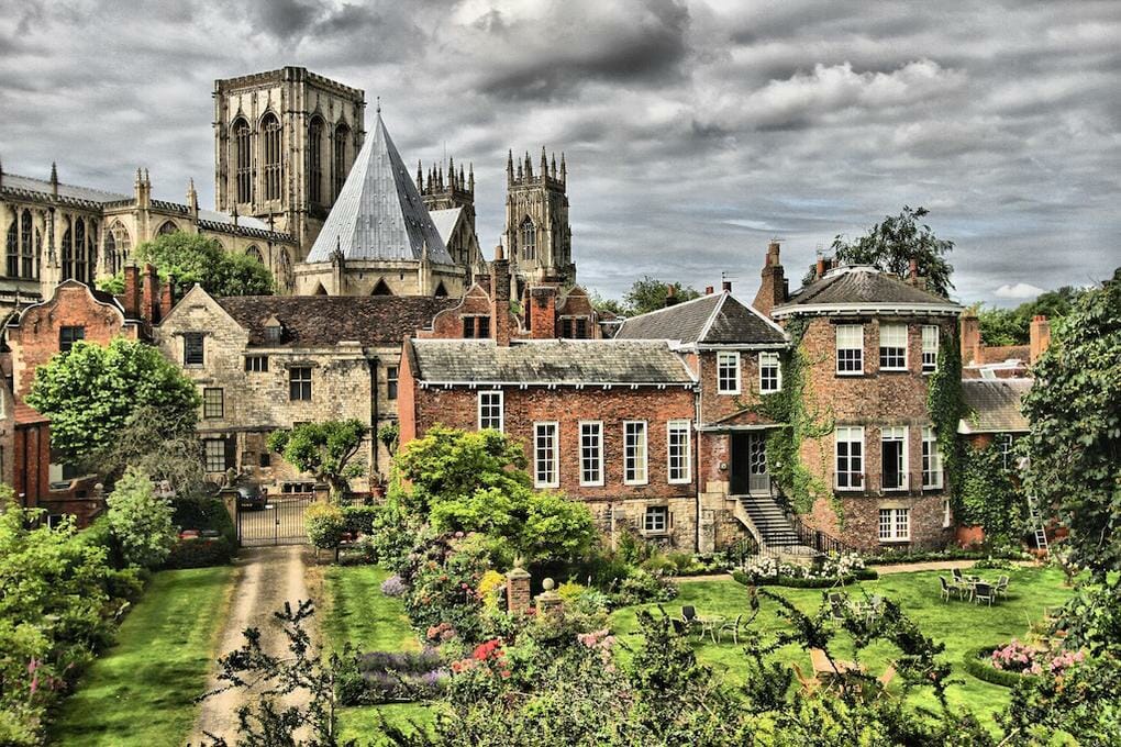 English Cathedrals: The 20 Best Cathedrals In England 2 york-minster